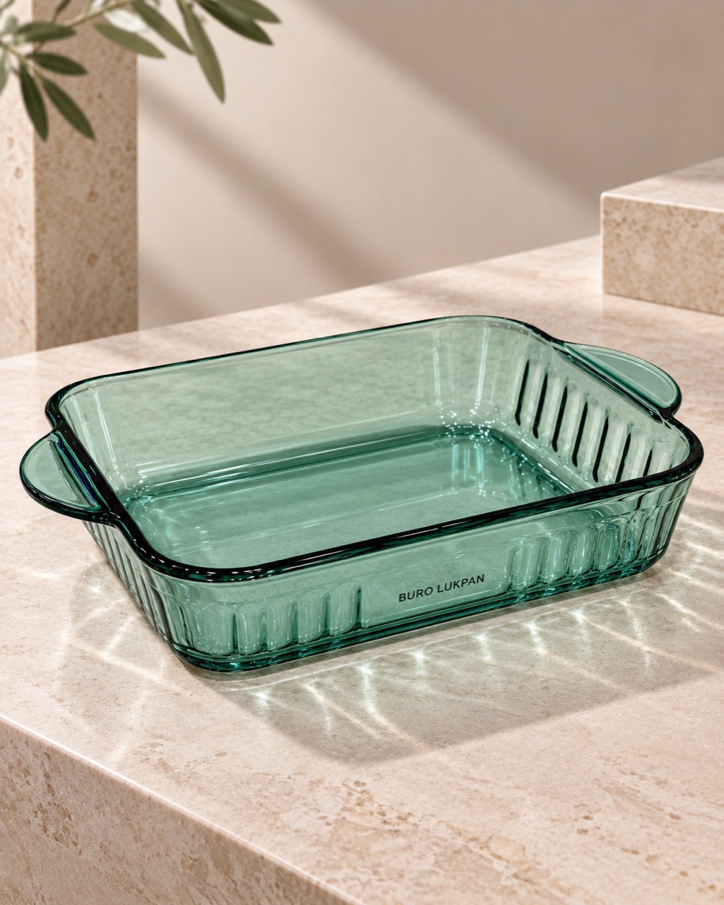 Rectangular green glass baking dish with handles: BURO LUKPAN product photograph